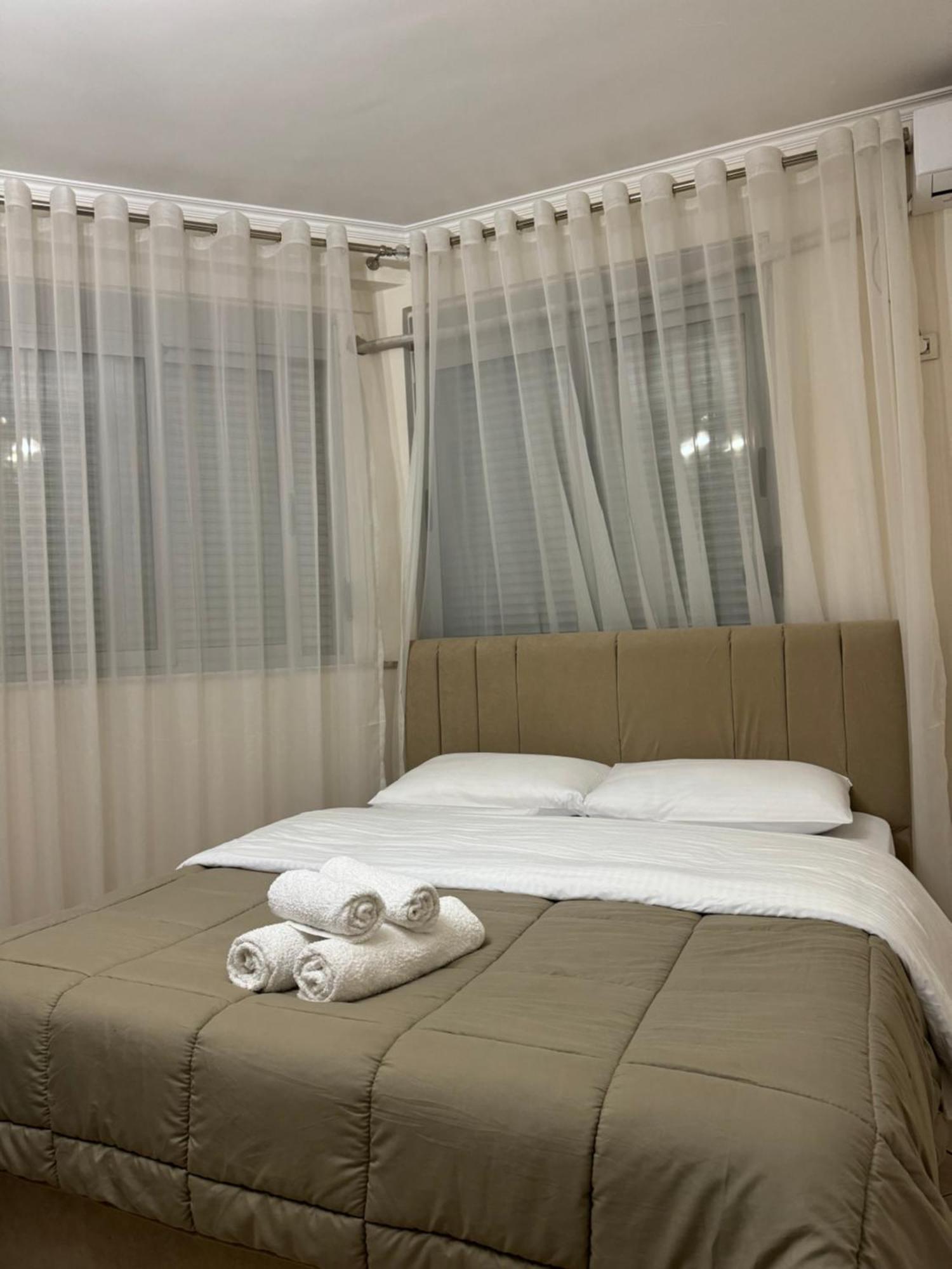 Condor Center Tirana Apartment Ngoại thất bức ảnh